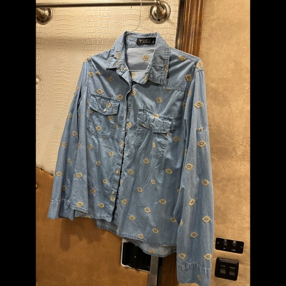 Denim/Chambray Shirt - Picture 1 of 2
